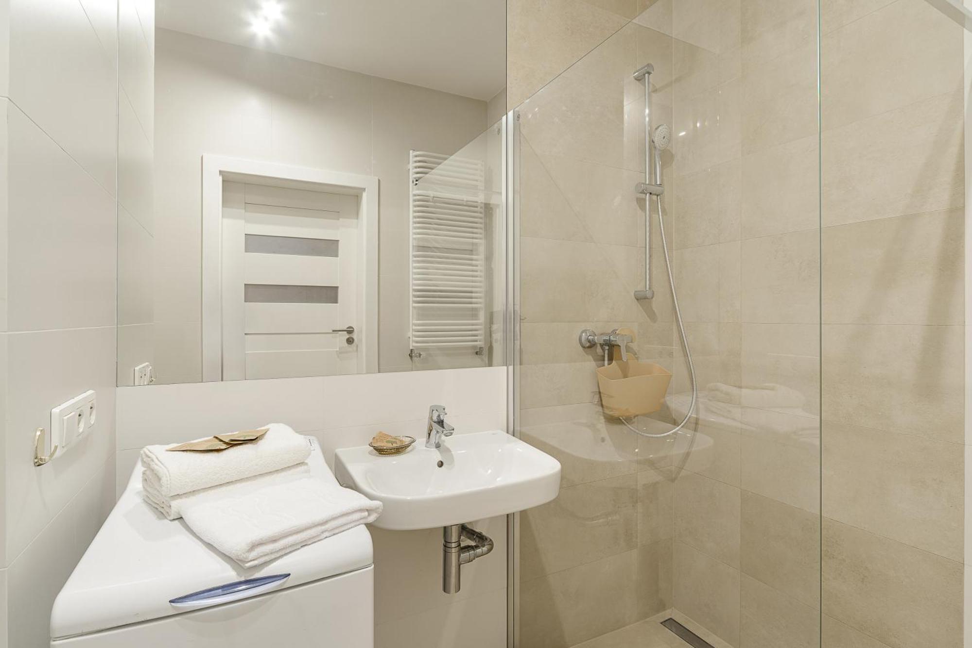 19 Dzielnica Kolejowa P&O Serviced Apartments Warsaw Ngoại thất bức ảnh